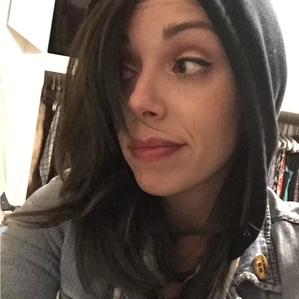 Meet your Posher, Crystal